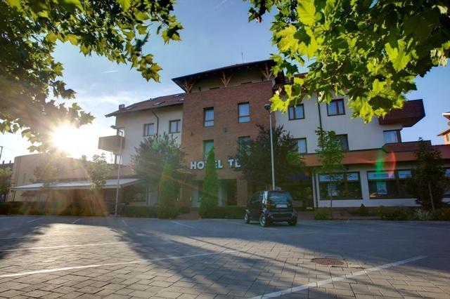Hotel Tevel Sladkovicovo المظهر الخارجي الصورة