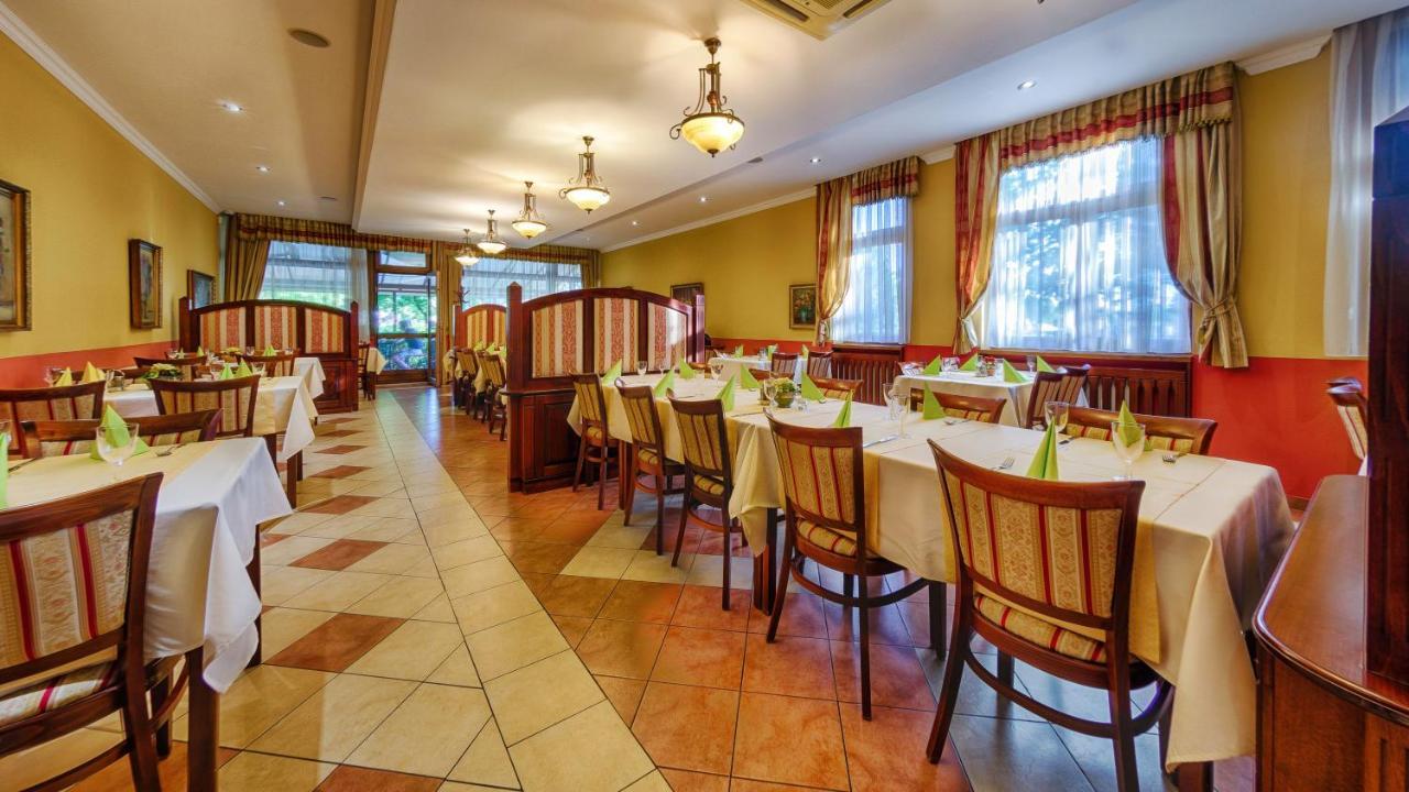 Hotel Tevel Sladkovicovo المظهر الخارجي الصورة